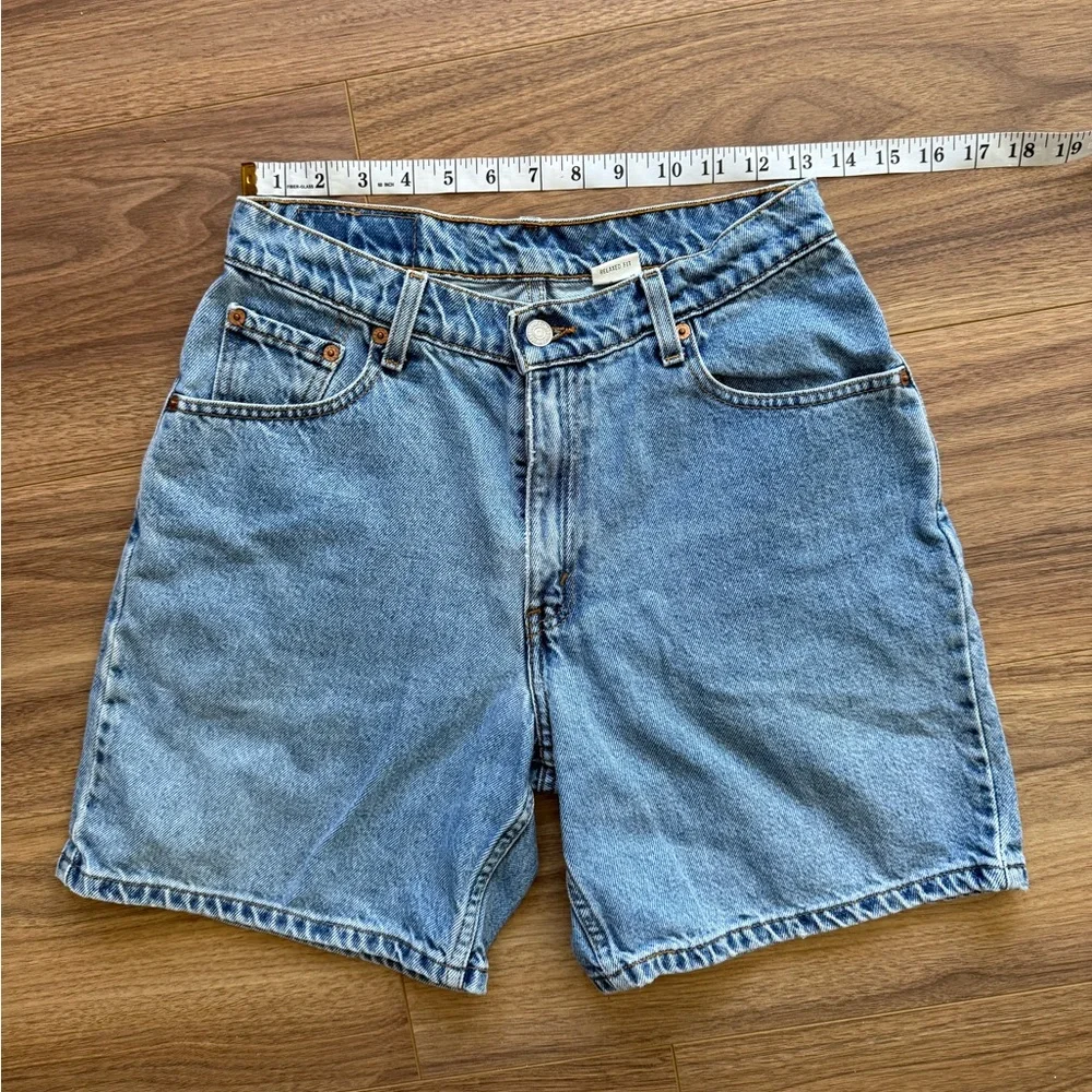 VTG Levi's 647 Denim Shorts Jr Womens 9 Light Wash 90s HighRise Mom 6.5” Shorts - Picture 9 of 14